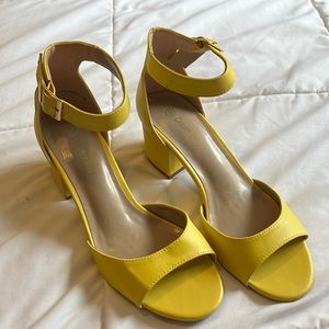 Yellow, size 8 heel by Dream Pairs.